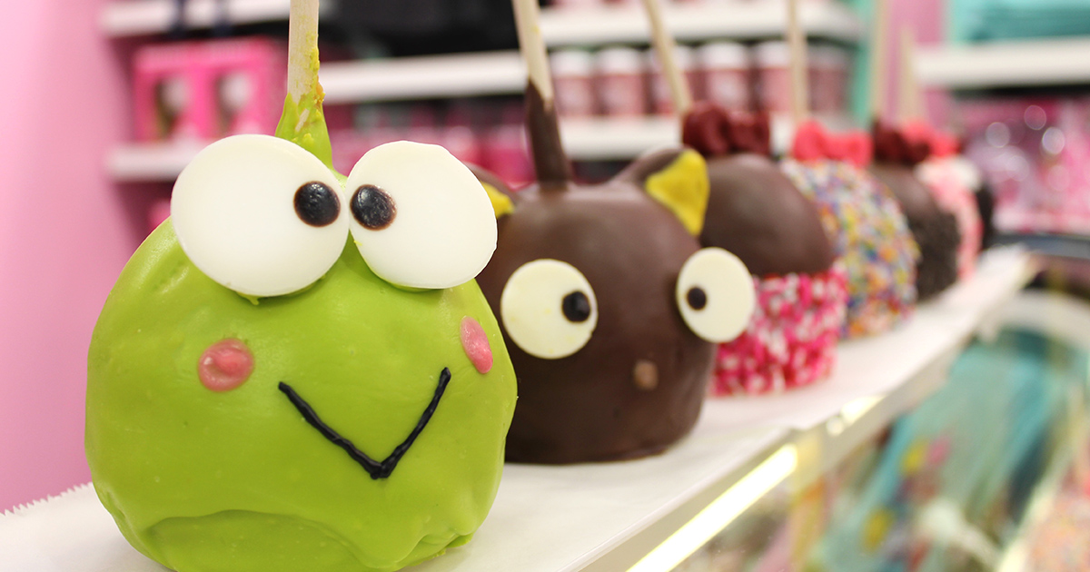 Indulge in Gourmet Candy Apples at Universal Orlando Resort