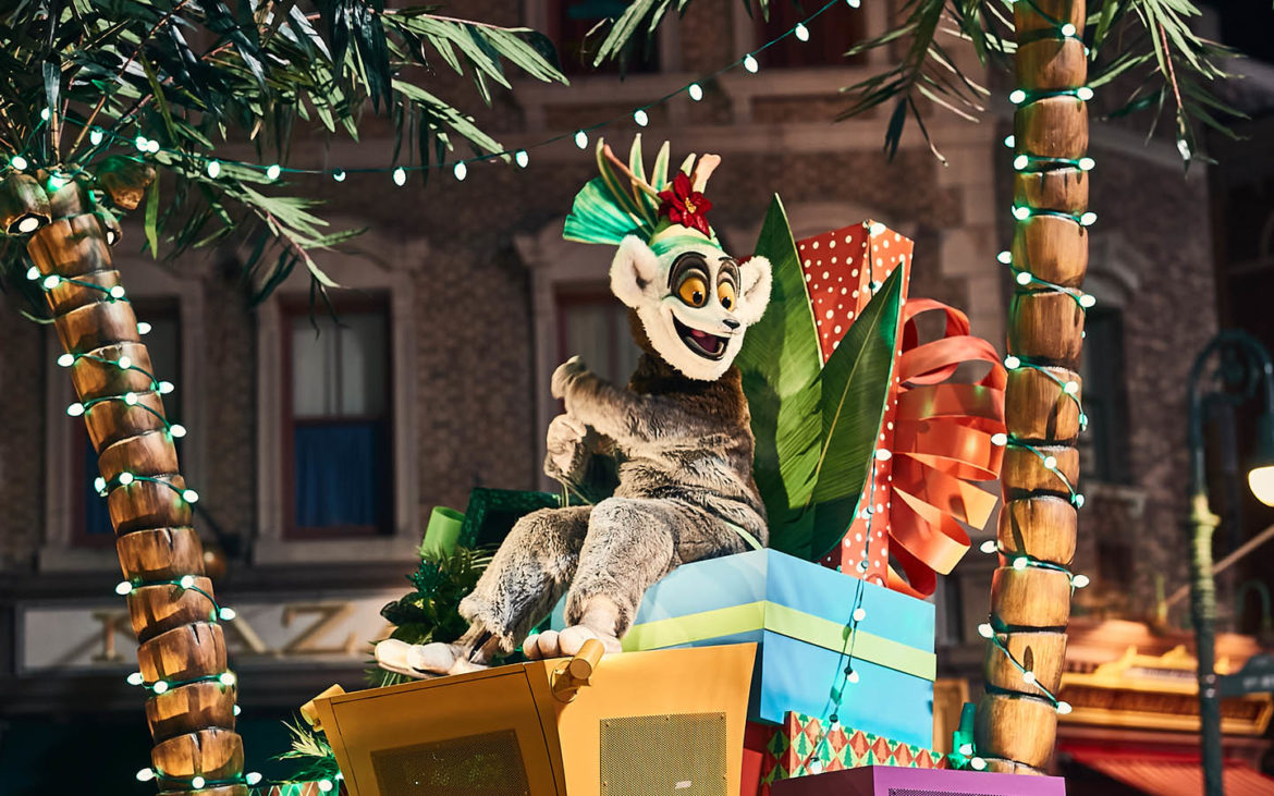 02_Universal's Holiday Parade Featuring Macy's - Madagascar