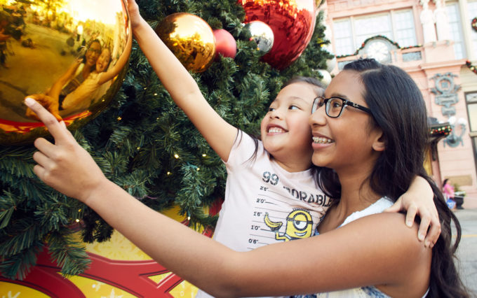 Celebrate The Holidays With Your Family At Universal Orlando Resort ...