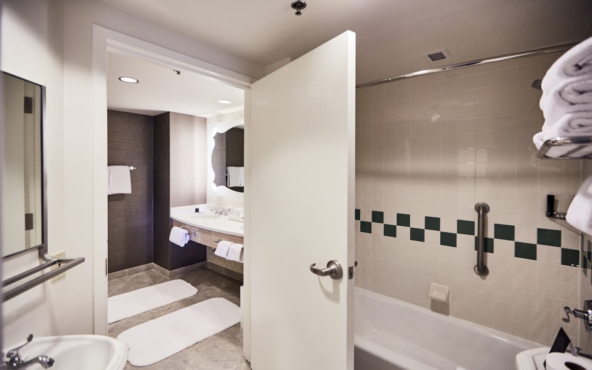 Hard Rock Hotel - Kids Rock Star Suites - Extended Bathrooms