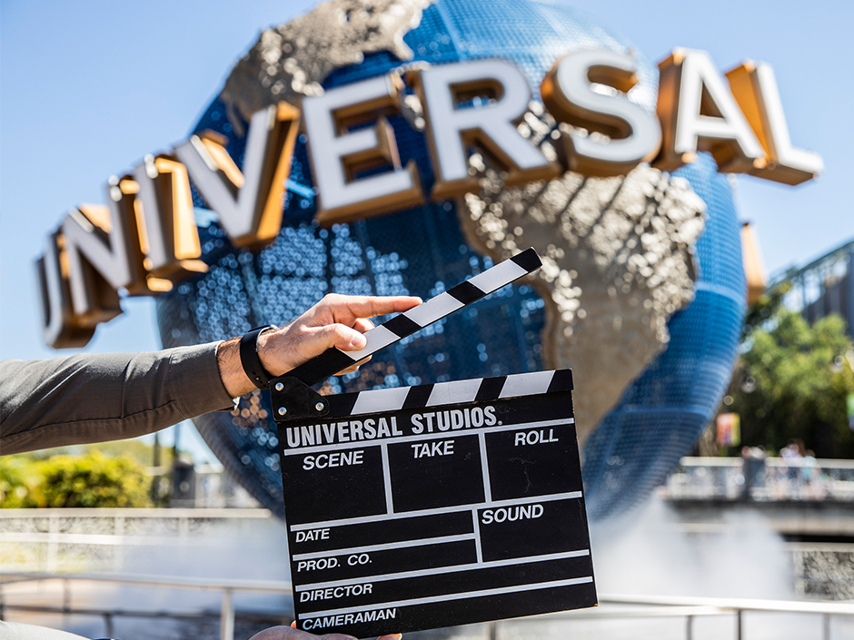 Clapboard in front of Universal Globe