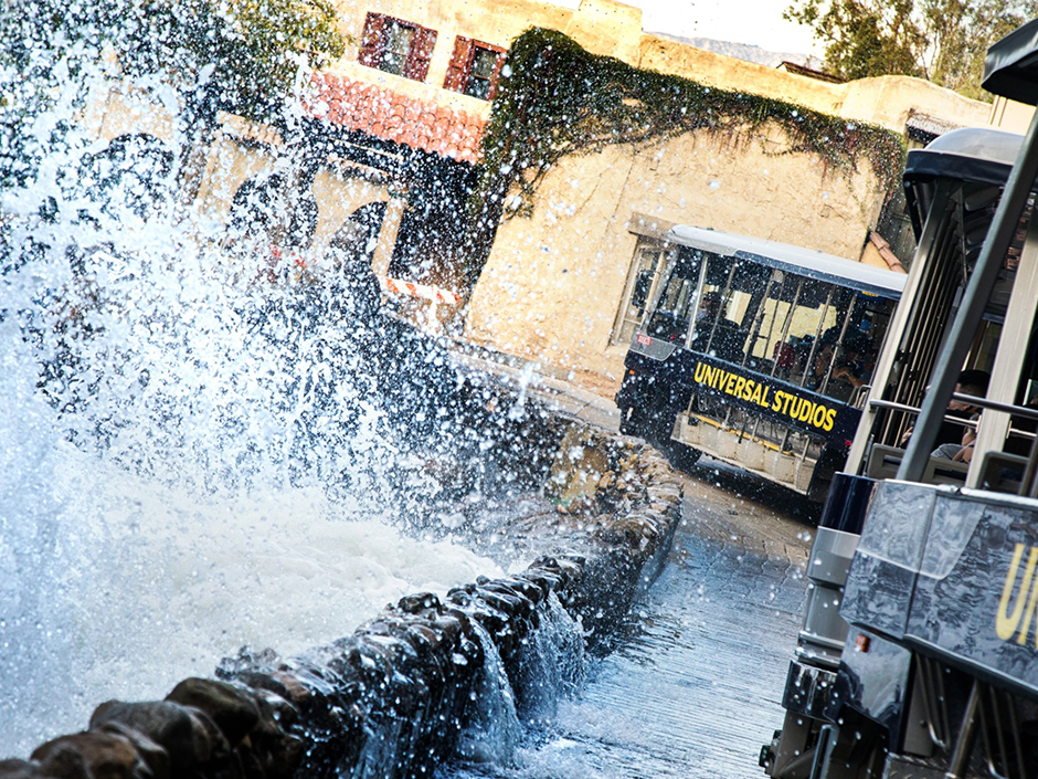 Water Splashing Tram Tour Buses