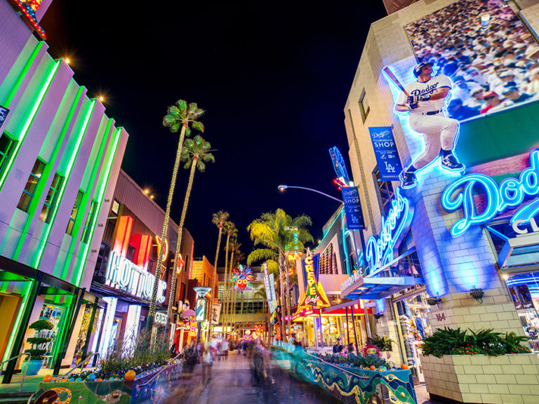 How To Keep The Party Going A Guide To Universal Citywalk Hollywood Discover Universal