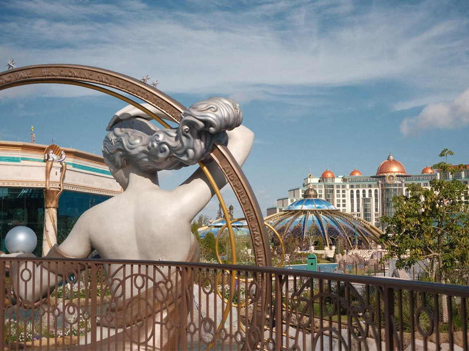 Luna Overlook in Universal Epic Universe