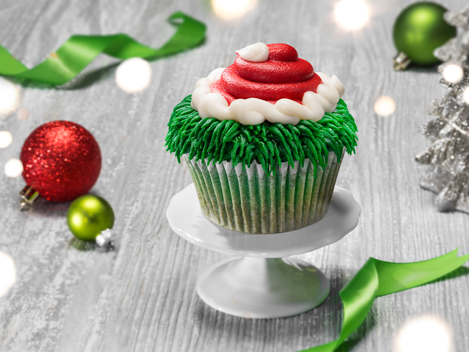 The 2 Sizes Too Small cupcake, a limited-time holiday offer at Universal Studios Hollywood.