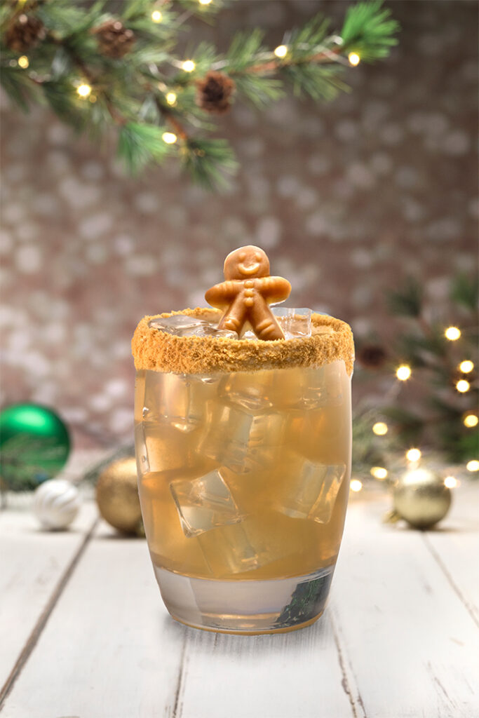 The Make It Snappy cocktail, a limited-time holiday offer at Universal Studios Hollywood.