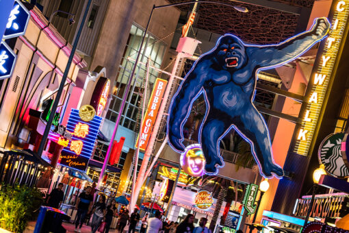 A street view of CityWalk with King Kong in the center.
