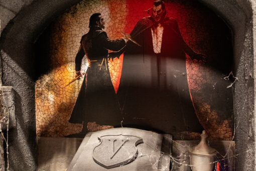 Van Helsing's tomb in Universal Monsters: Eternal Bloodlines at Halloween Horror Nights