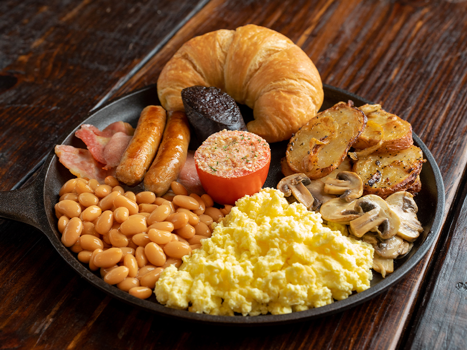 A breakfast platter available at the Three Broomsticks in The Wizarding World of Harry Potter. 