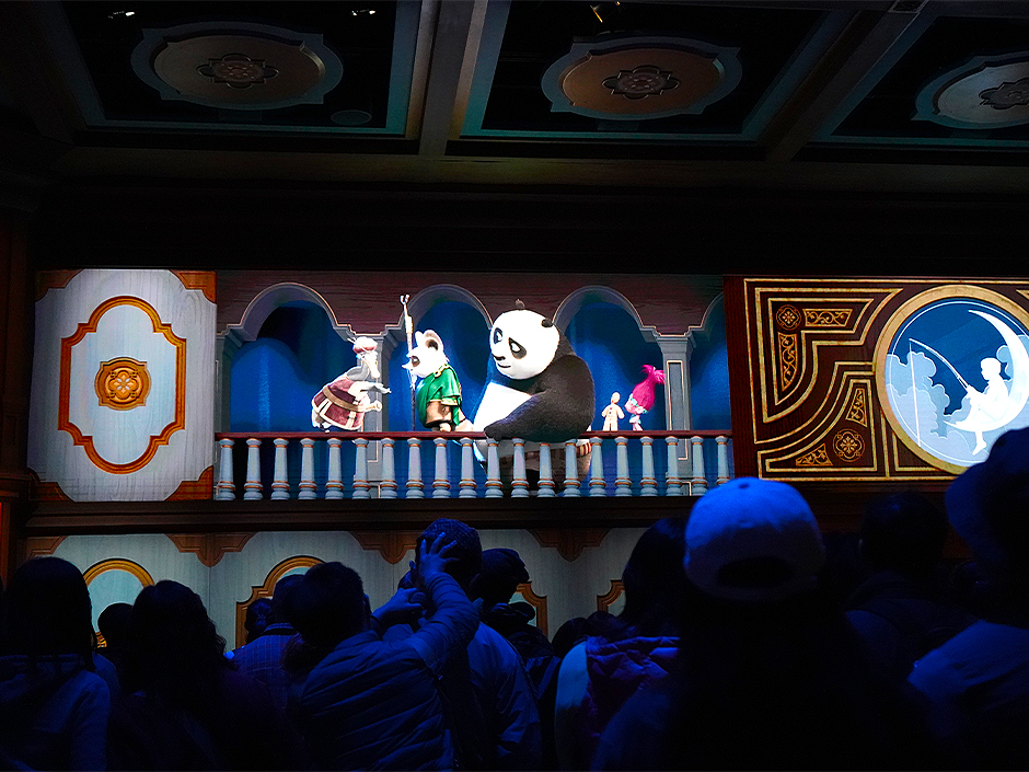 DreamWorks Theater pre show featuring KungFu Panda.