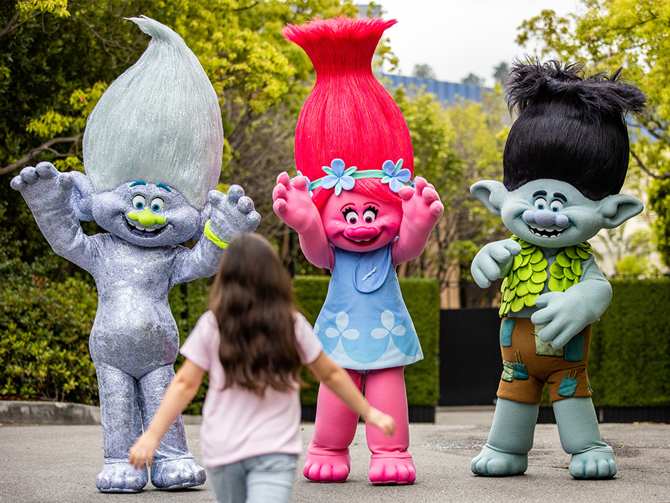 Trolls meet and greet