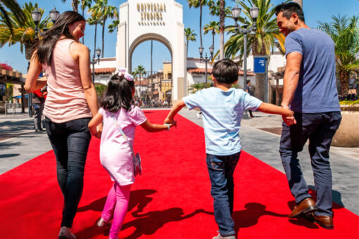 Family entering Universal Studios Hollywood