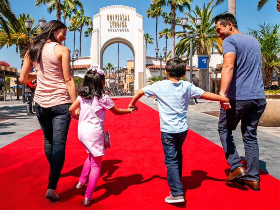 Family entering Universal Studios Hollywood