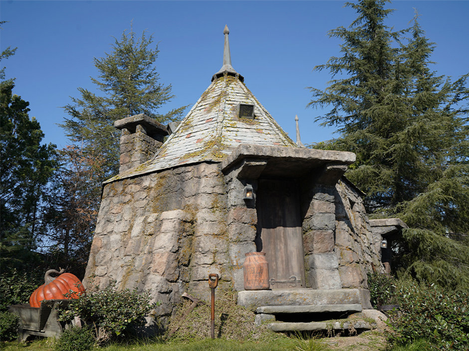 Hagrid's hut in the Flight of the Hippogriff queue at Universal Studios Hollywood.