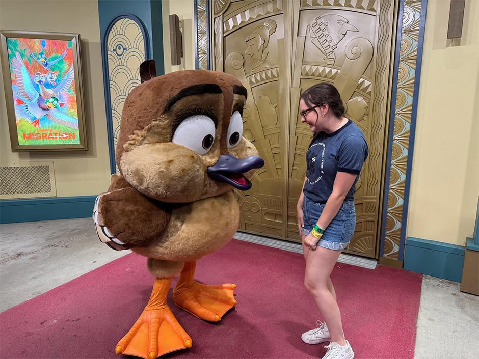 A guest meets Gwen at Passholder Appreciation Nights