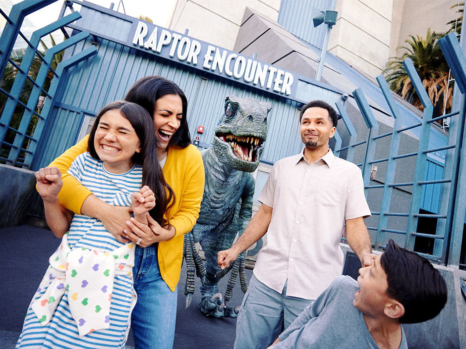 Guests meet Blue at the Raptor Encounter