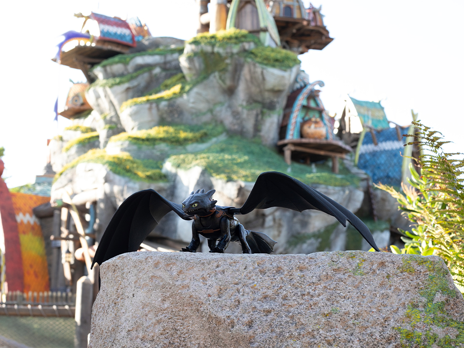 A Toothless action figure posed in Isle of Berk