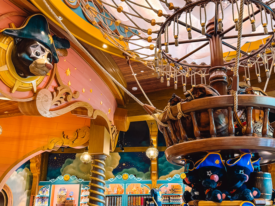 The interior of Moonship Chocolates in Universal Epic Universe