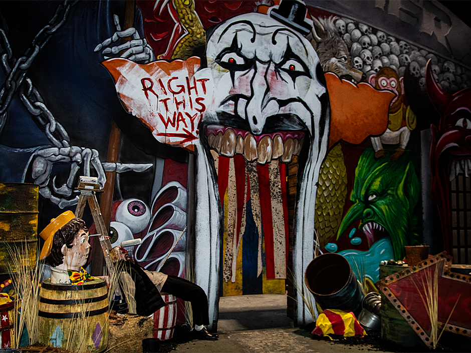 The exterior of the Terrifier haunted house at Halloween Horror Nights