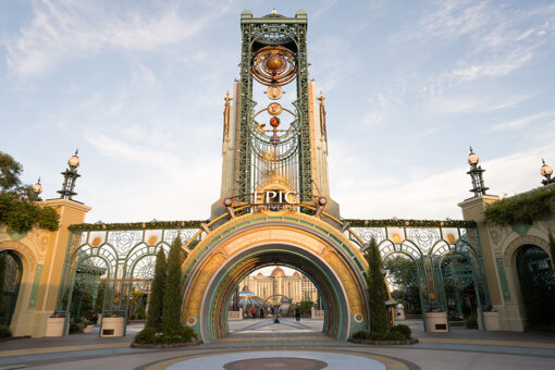 The Chronos marking the entrance to Celestial Park and Universe Epic Universe