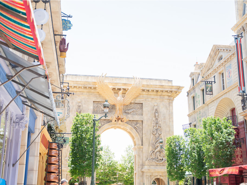 The Phoenix Arch in The Wizarding World of Harry Potter - Ministry of Magic at Epic Universe