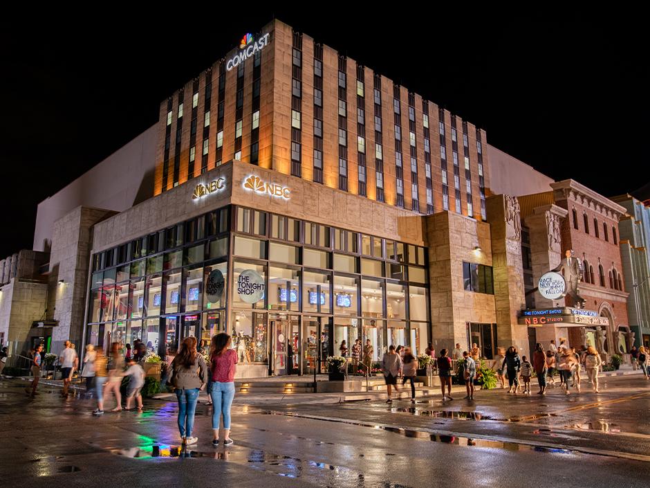 The exterior of the Tonight Shop in Universal Studios Florida