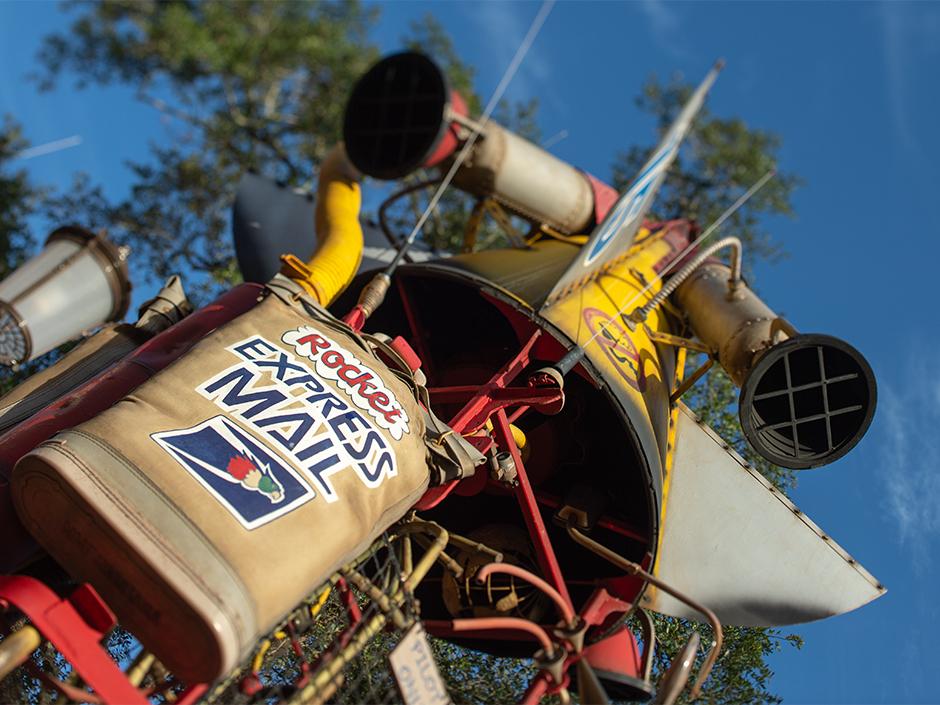 Rocket's Express Mail in Port of Entry.