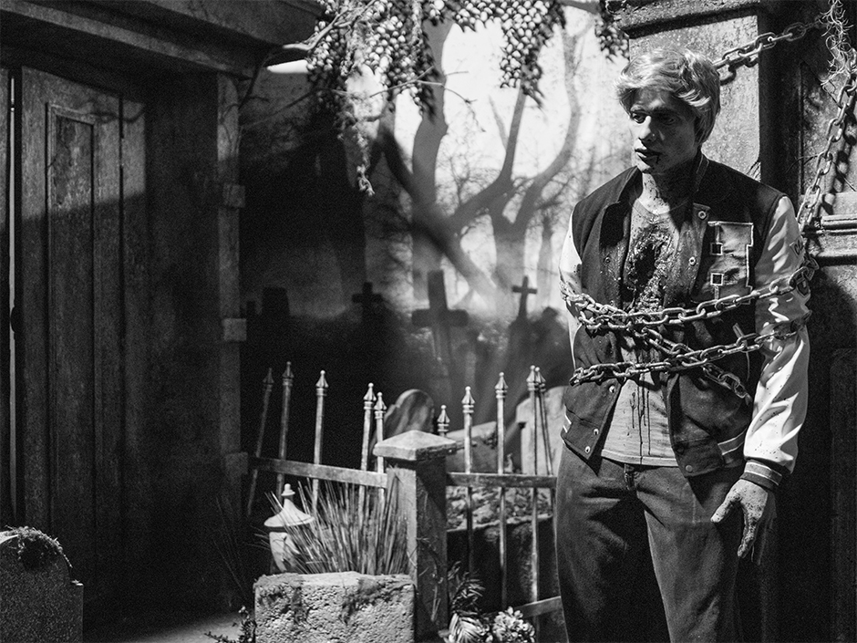 A scene from the Grayscale Graveyard flick featured in the H.R  Bloodengutz haunted house at HHN