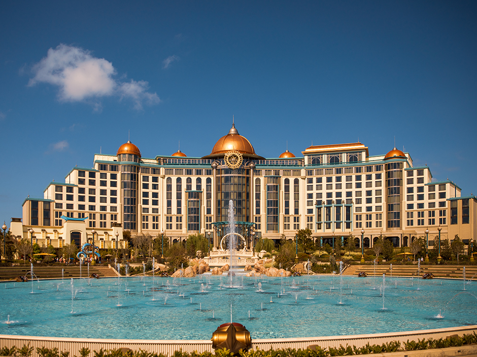 The exterior of Universal Helios Grand Hotel 
