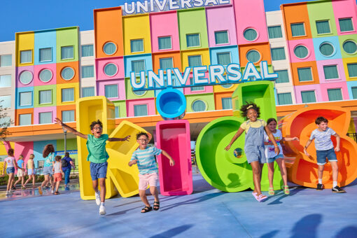 Kids playing outside of Universal Kids Resort Hotel.