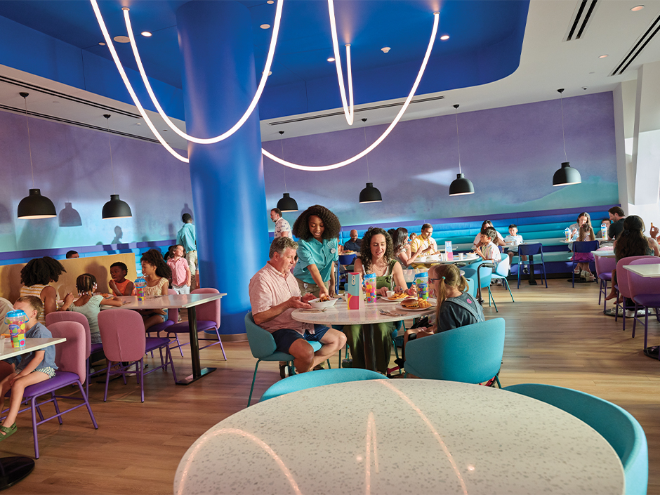 Families dining at Universal Kids Resort.