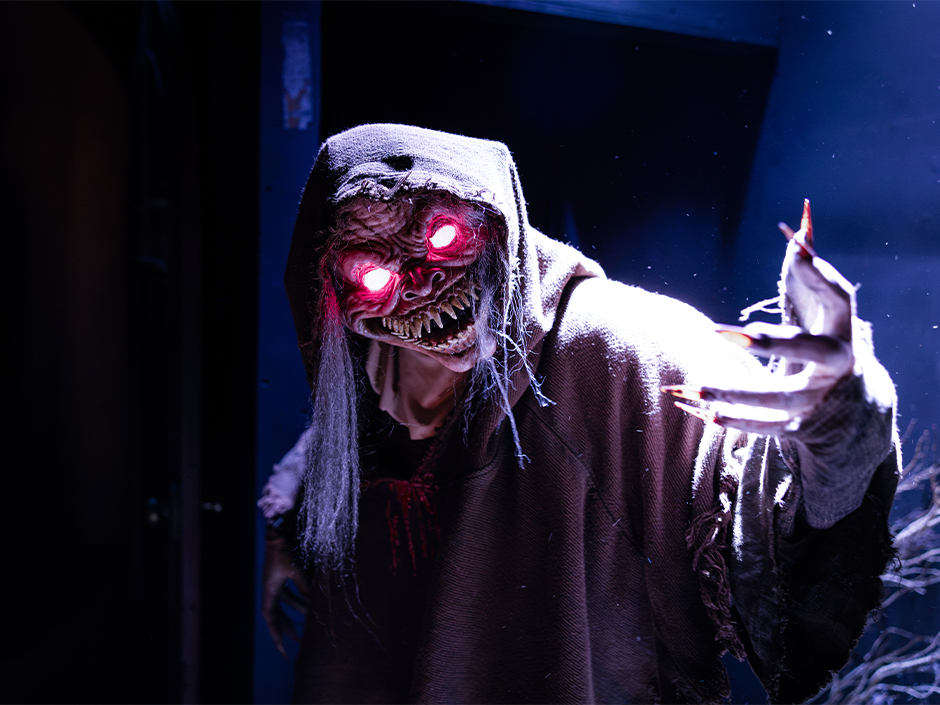 Monster from Killceañera house at HHN 2026.